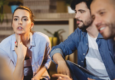 Ľudia sa pýtajú v podcaste "Bratislavská káva" Ľudia sa pýtajú v podcaste "Bratislavská káva"